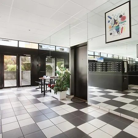Neoresid - Vigny Musset Apartment